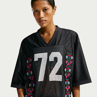 Nike Sportswear Women's Oversized Short-Sleeve Graphic Jersey. Nike LU